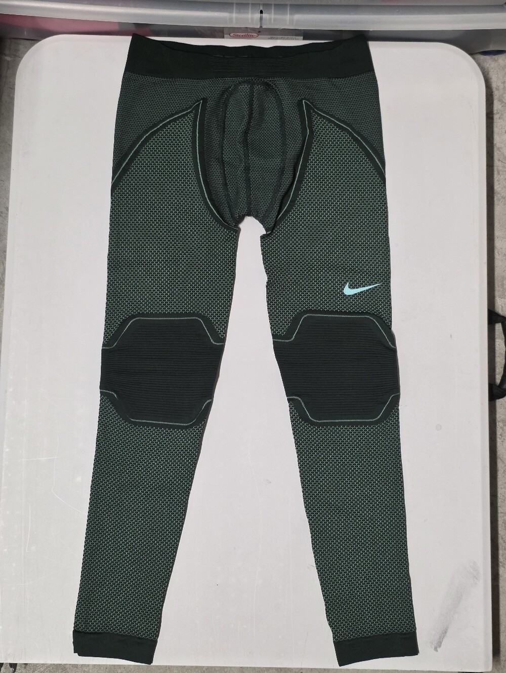 Nike Pro Combat Hyperwarm compression base layer tights Sz M **rare**
